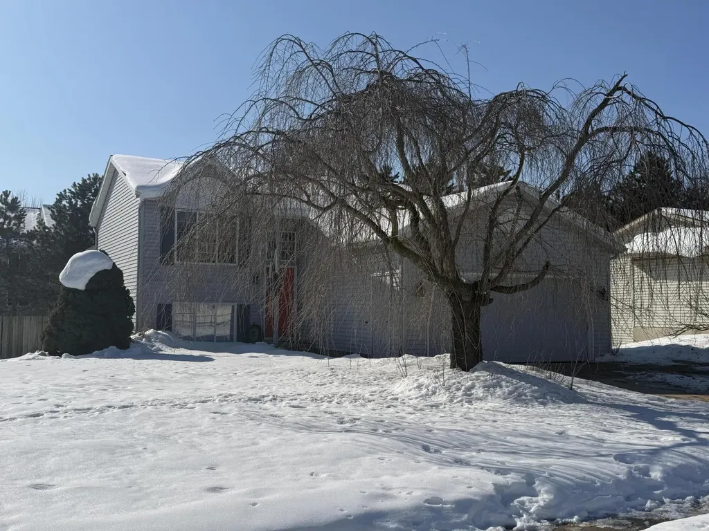 3334 Hazelnut Drive NW Grand Rapids City MI 49504