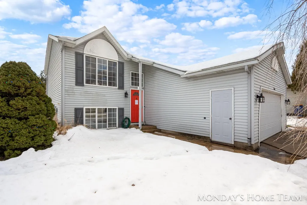3334 Hazelnut Drive NW Grand Rapids City MI 49504