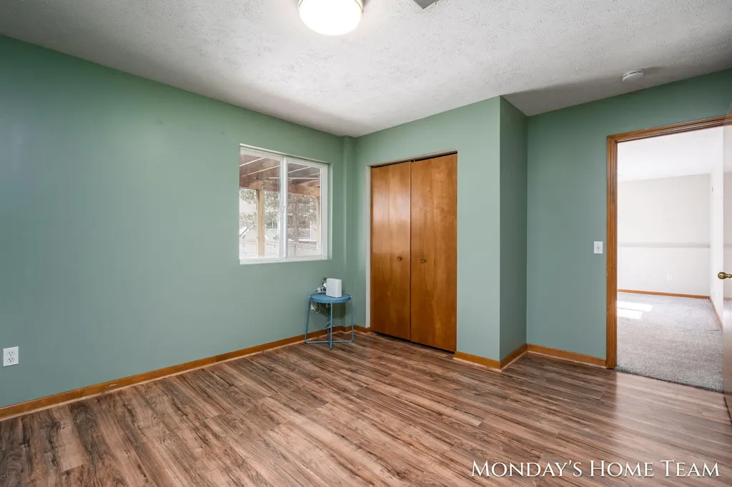 3334 Hazelnut Drive NW Grand Rapids City MI 49504