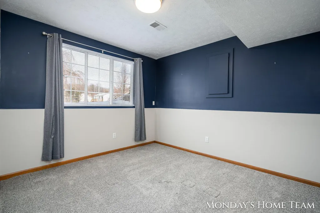 3334 Hazelnut Drive NW Grand Rapids City MI 49504