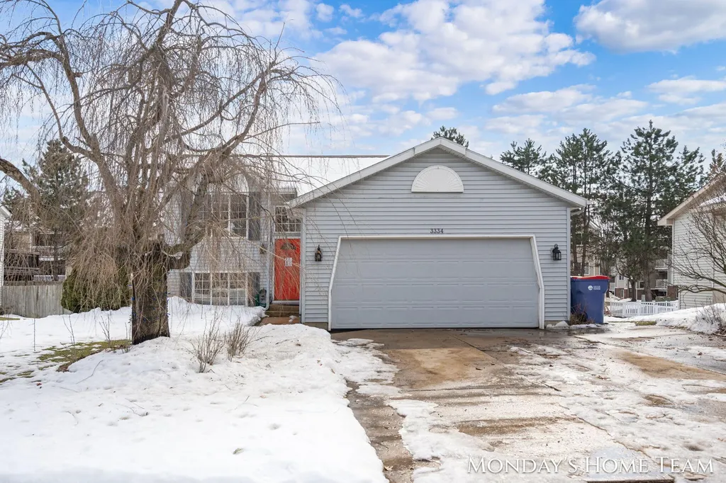 3334 Hazelnut Drive NW Grand Rapids City MI 49504