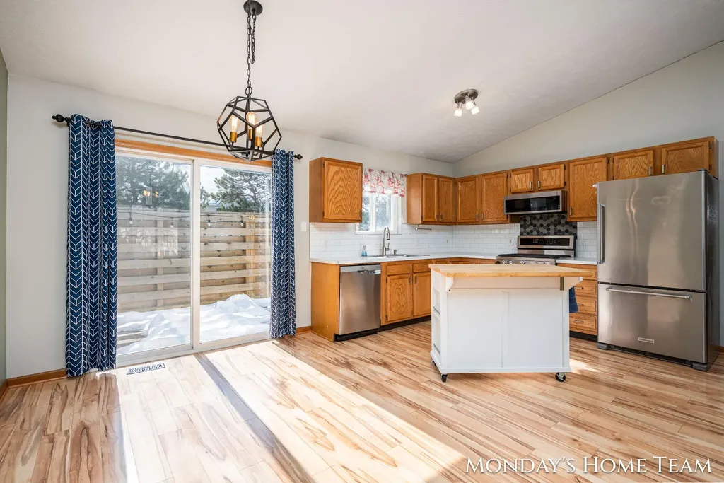 3334 Hazelnut Drive NW Grand Rapids City MI 49504