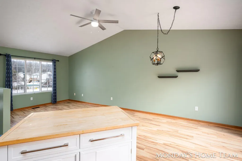 3334 Hazelnut Drive NW Grand Rapids City MI 49504