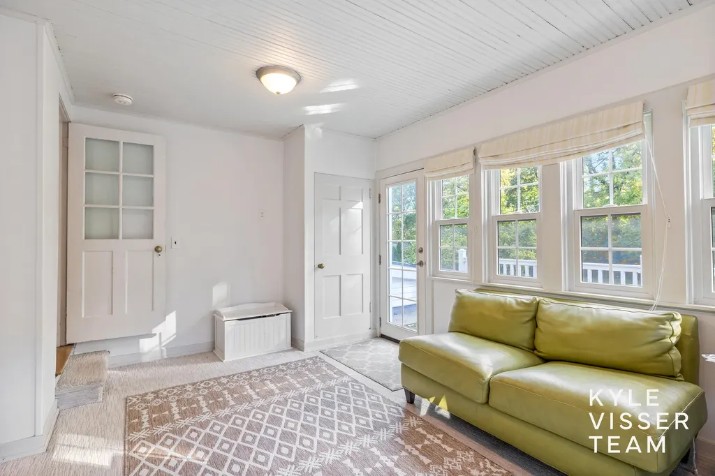 508 Cambridge Boulevard SE East Grand Rapids City MI 49506