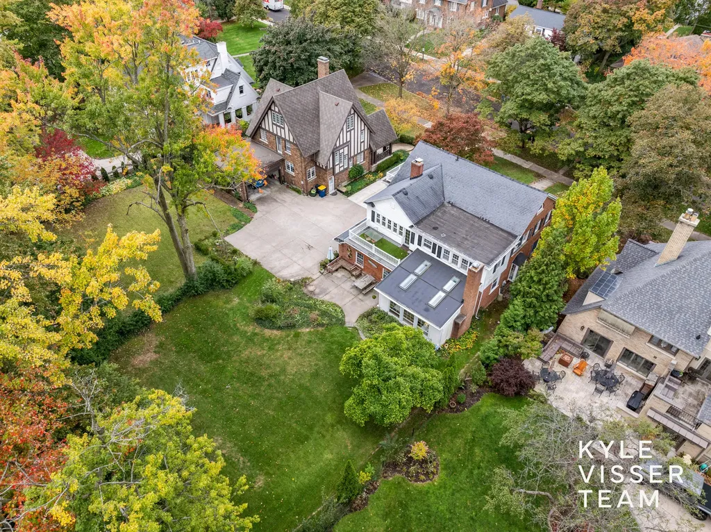 508 Cambridge Boulevard SE East Grand Rapids City MI 49506