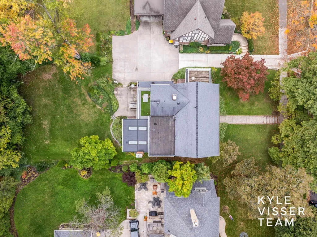 508 Cambridge Boulevard SE East Grand Rapids City MI 49506