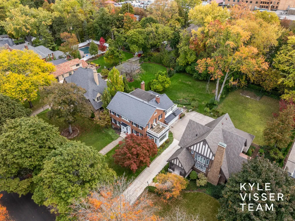 508 Cambridge Boulevard SE East Grand Rapids City MI 49506