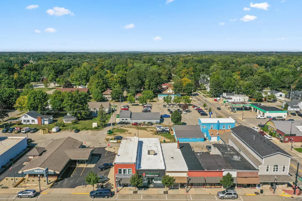 122 W Superior Street Wayland City MI 49348