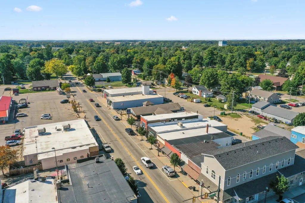 122 W Superior Street Wayland City MI 49348