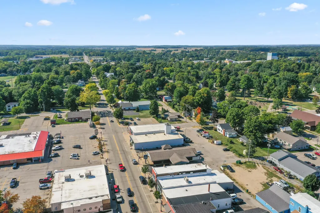 122 W Superior Street Wayland City MI 49348