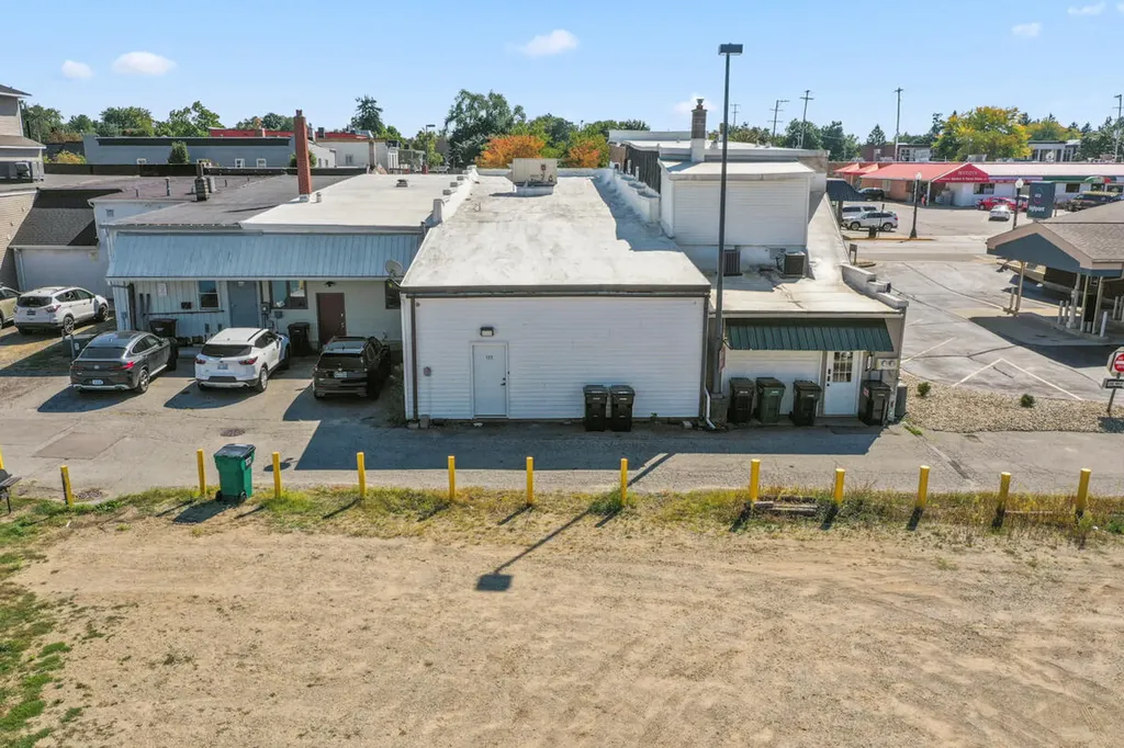 122 W Superior Street Wayland City MI 49348