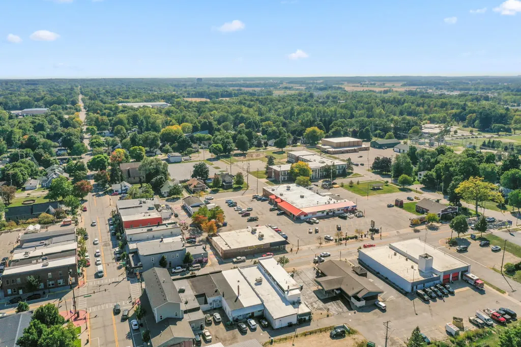 122 W Superior Street Wayland City MI 49348