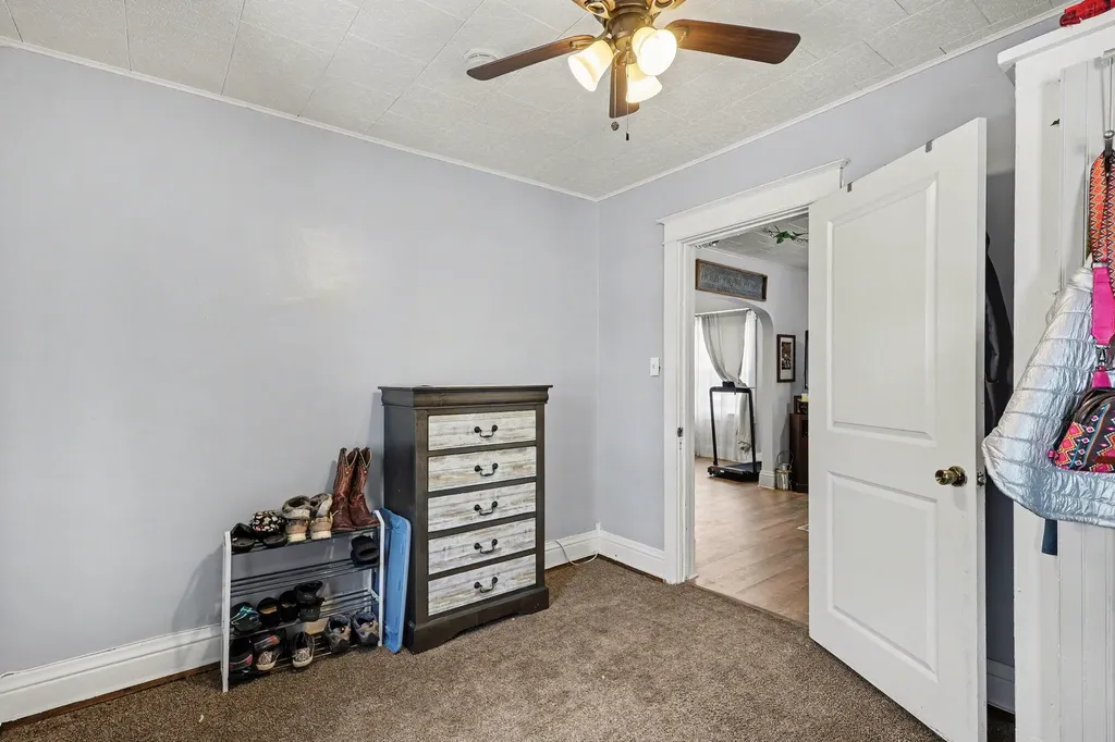 889 Fleming Avenue Muskegon City MI 49442