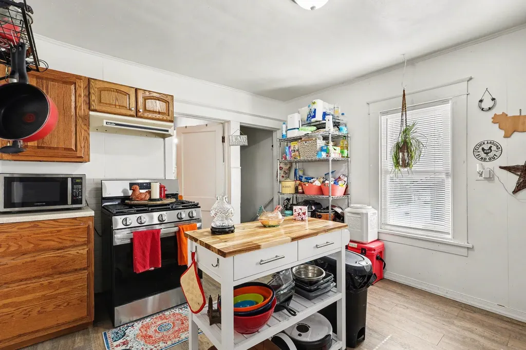 889 Fleming Avenue Muskegon City MI 49442