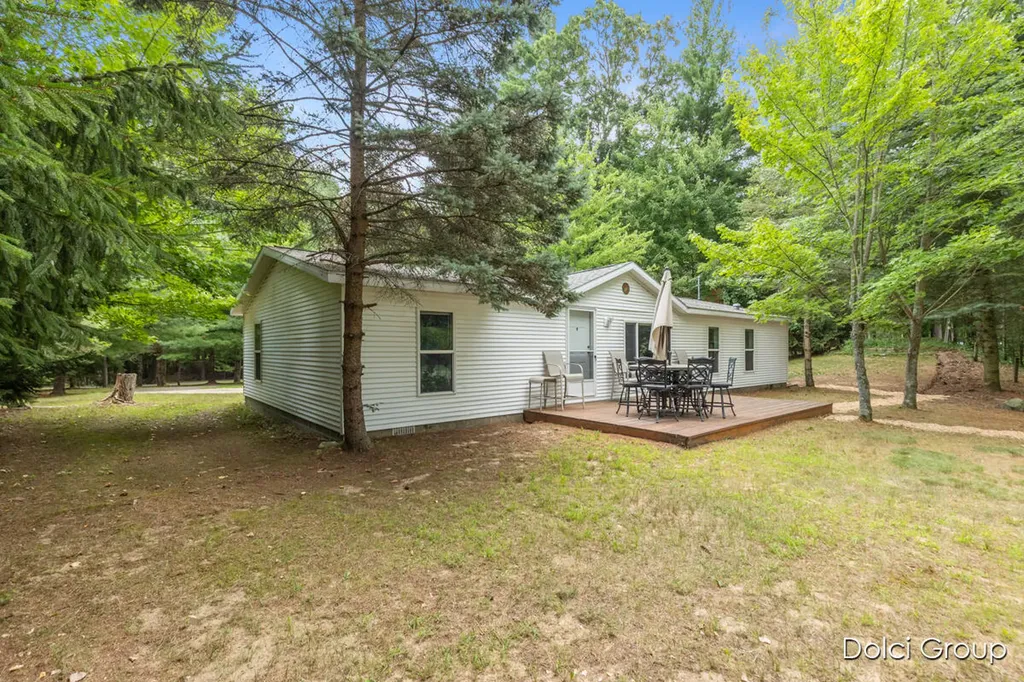 6830 E Carrigan Drive Croton Township MI 49337