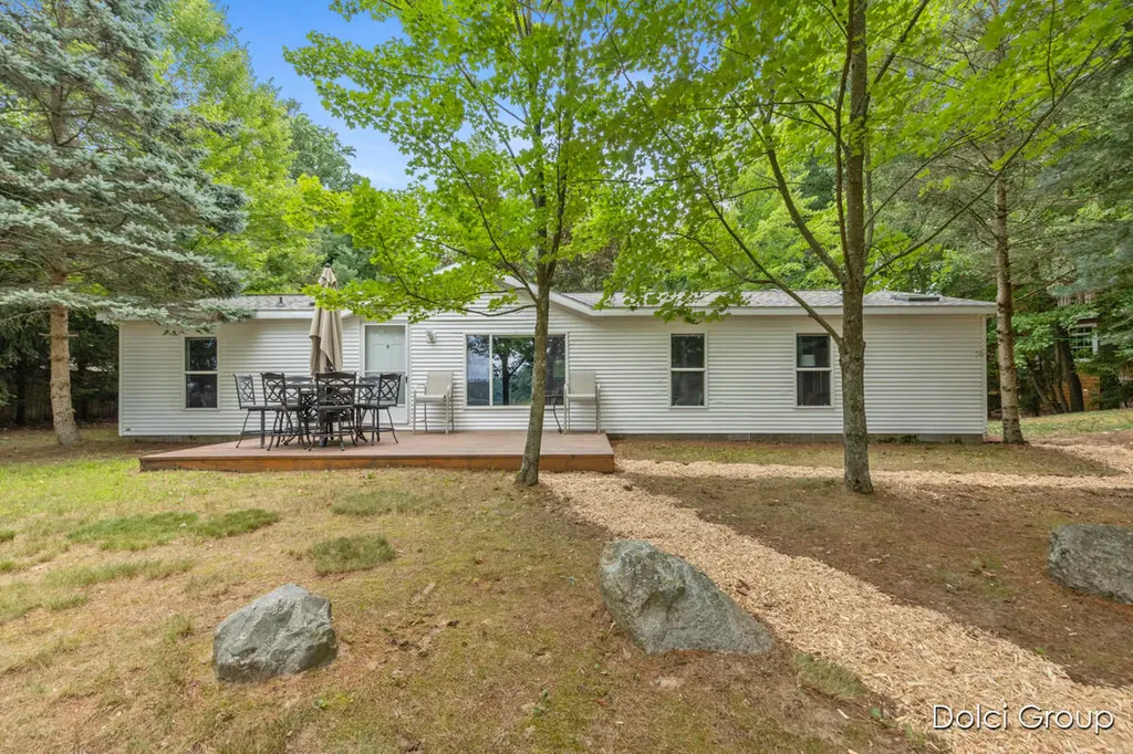 6830 E Carrigan Drive Croton Township MI 49337