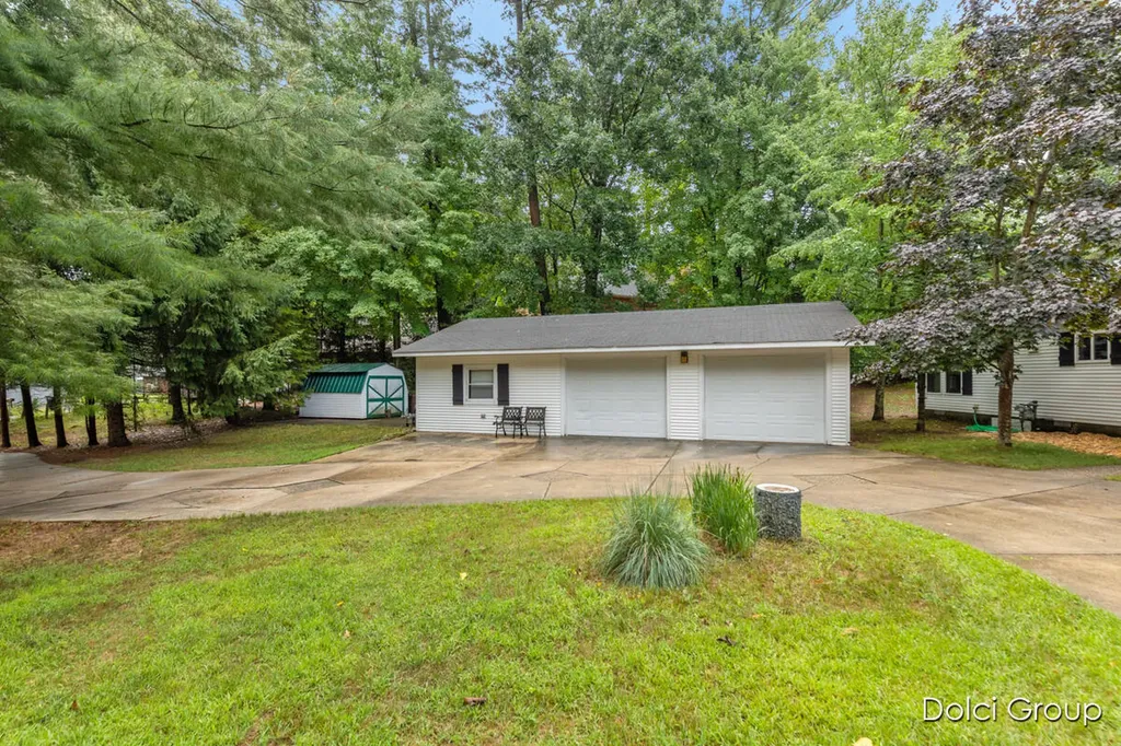 6830 E Carrigan Drive Croton Township MI 49337
