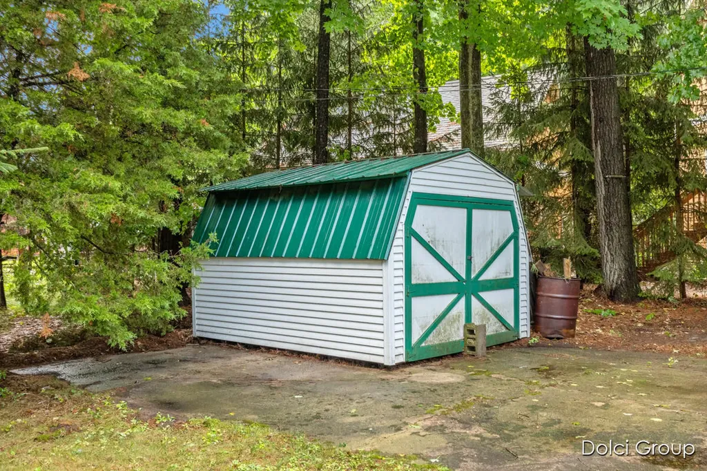 6830 E Carrigan Drive Croton Township MI 49337