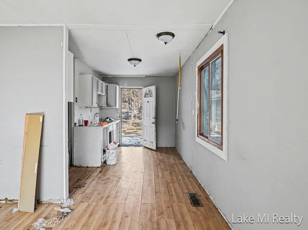 38 W Coolidge Avenue W Bedford Charter Township MI 49037