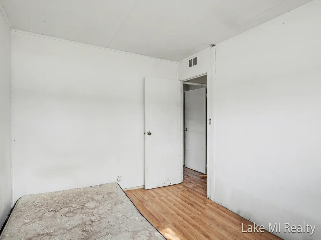 38 W Coolidge Avenue W Bedford Charter Township MI 49037