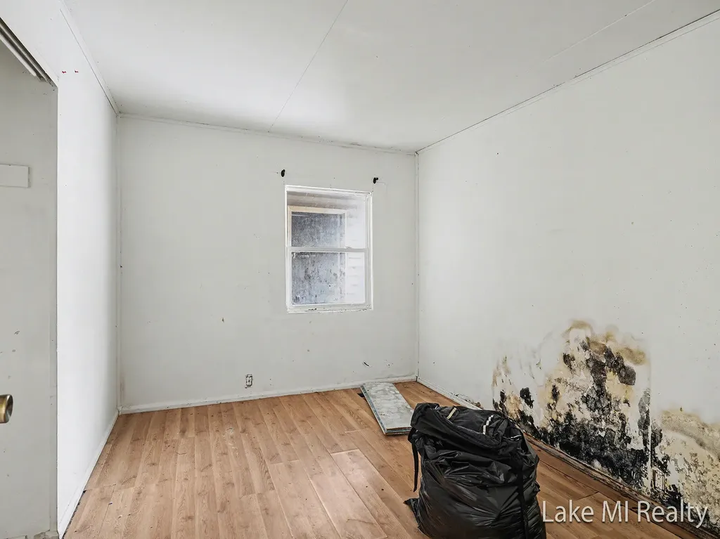 38 W Coolidge Avenue W Bedford Charter Township MI 49037