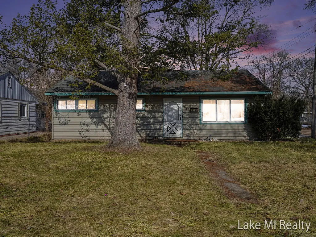 38 W Coolidge Avenue W Bedford Charter Township MI 49037