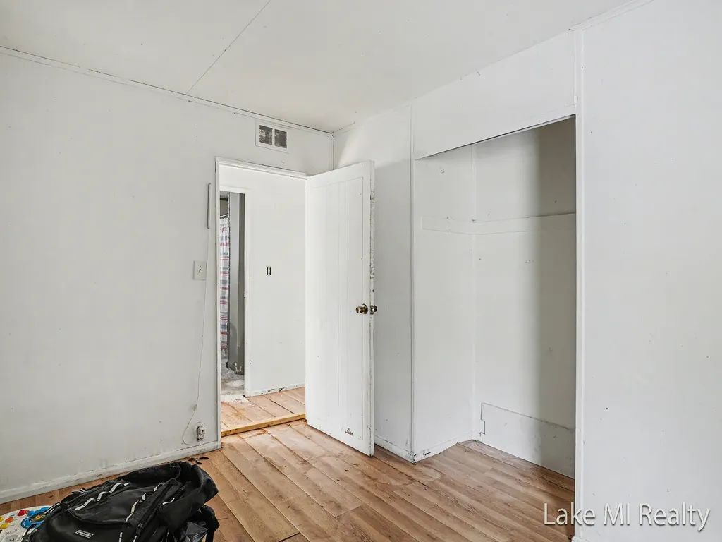 38 W Coolidge Avenue W Bedford Charter Township MI 49037