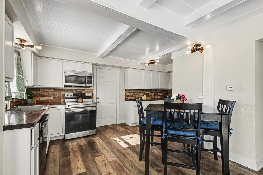 1443 Rathbone Street SW Wyoming City MI 49509
