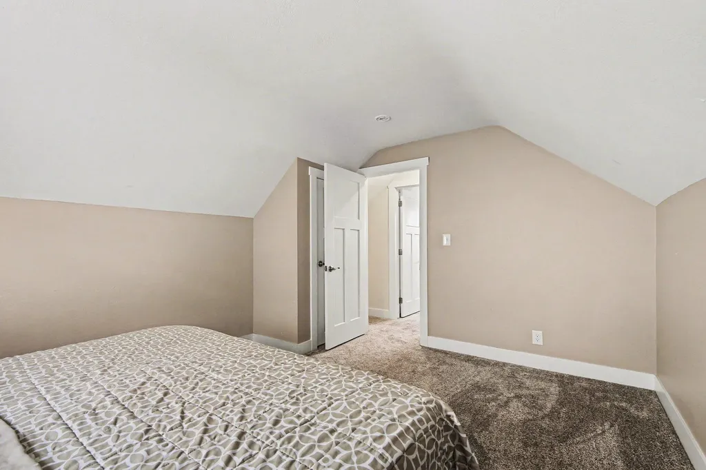 1443 Rathbone Street SW Wyoming City MI 49509
