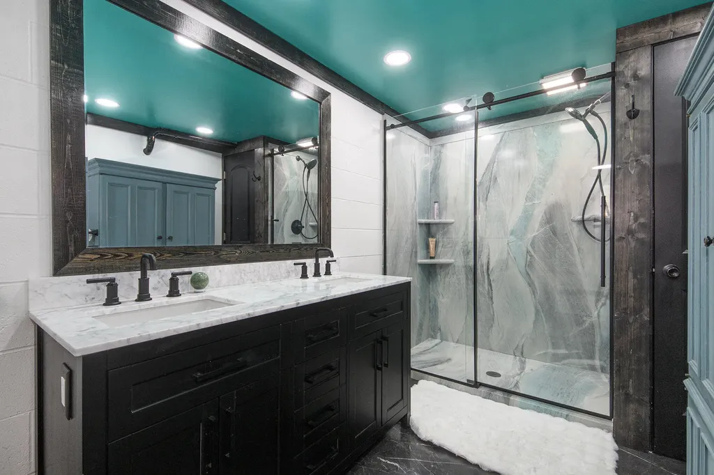 4085 Quainton Road Norton Shores City MI 49441