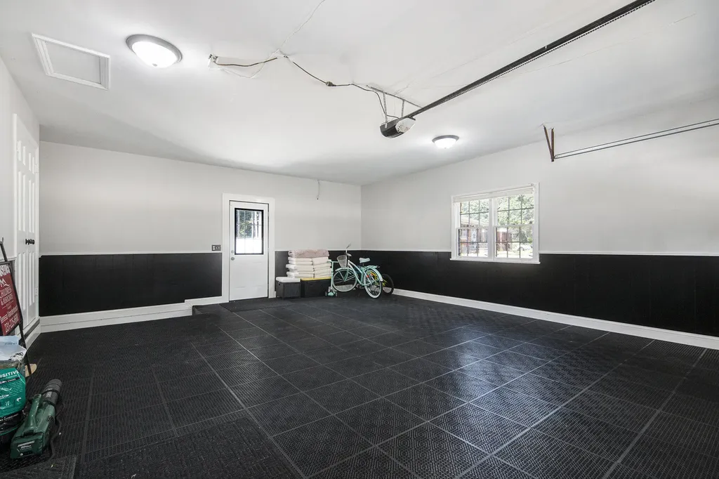 4085 Quainton Road Norton Shores City MI 49441