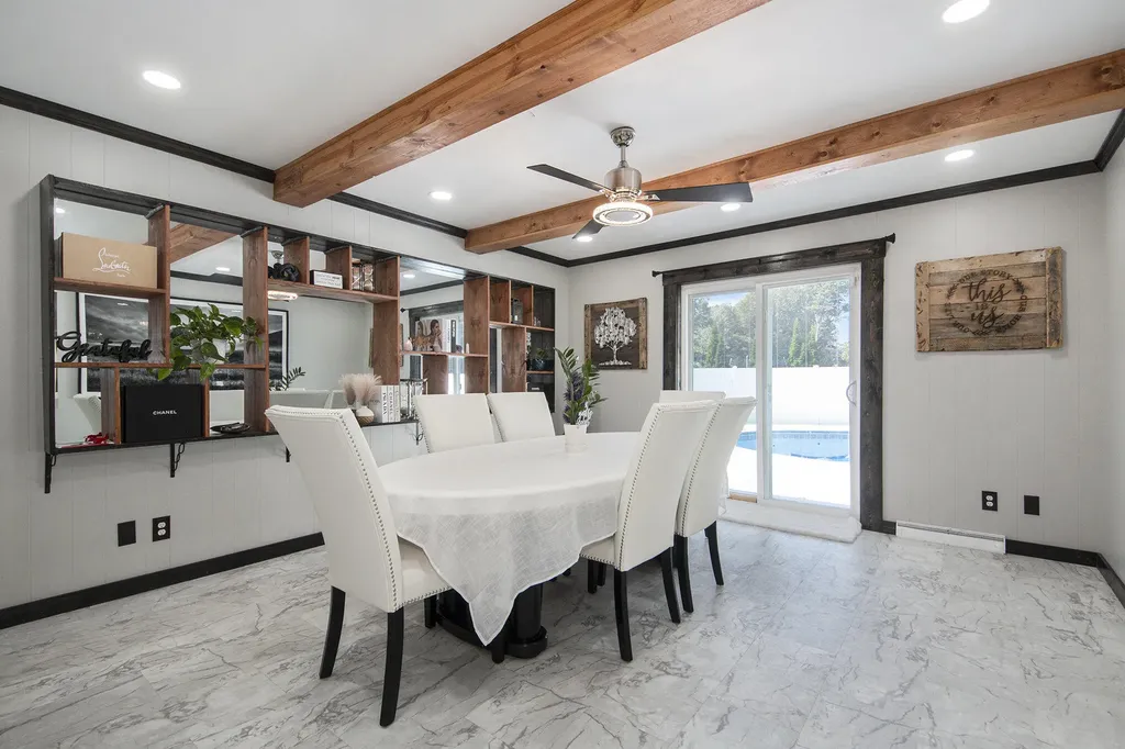 4085 Quainton Road Norton Shores City MI 49441