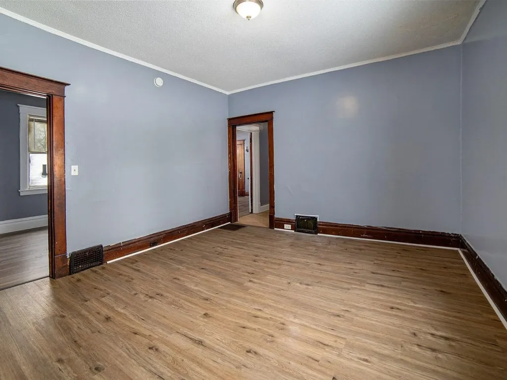 66 E Isabella Avenue Muskegon City MI 49442