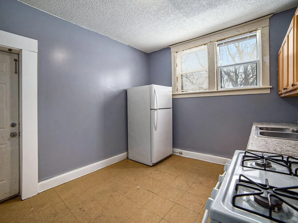 66 E Isabella Avenue Muskegon City MI 49442