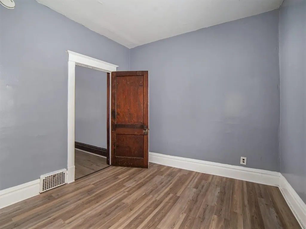 66 E Isabella Avenue Muskegon City MI 49442