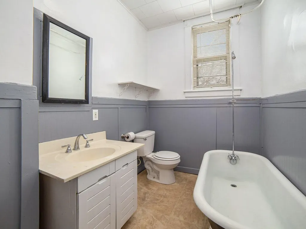 66 E Isabella Avenue Muskegon City MI 49442