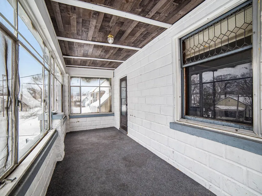 66 E Isabella Avenue Muskegon City MI 49442