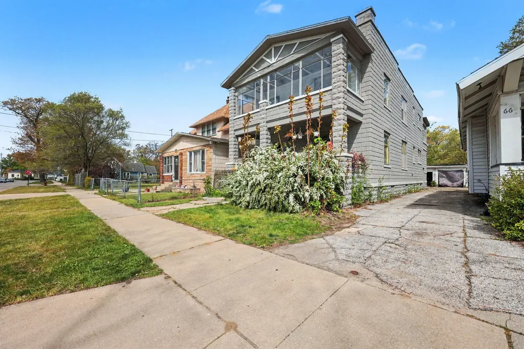 66 E Isabella Avenue Muskegon City MI 49442
