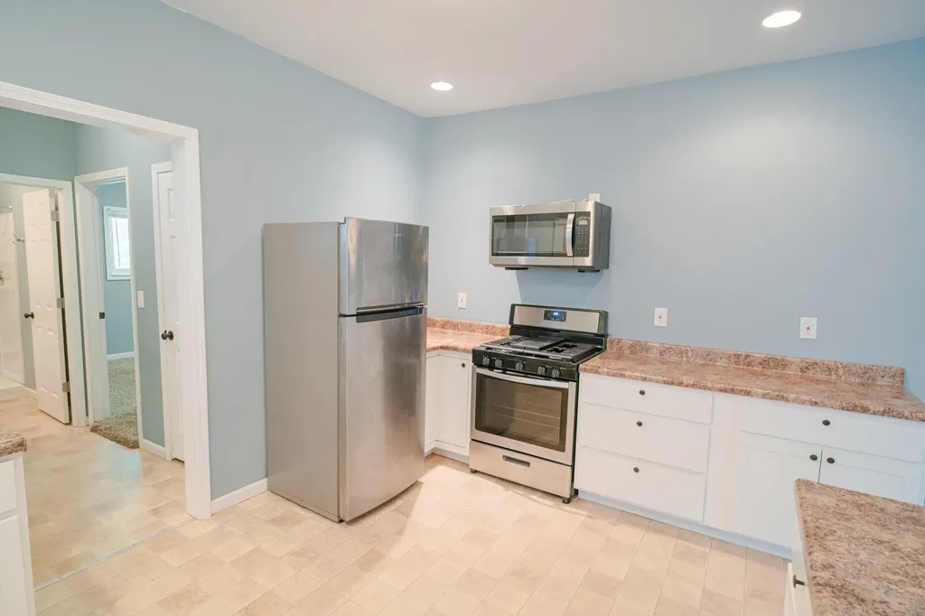 66 E Isabella Avenue Muskegon City MI 49442