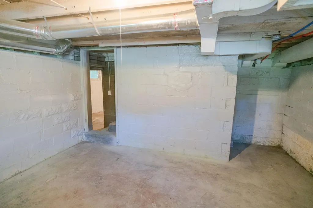 66 E Isabella Avenue Muskegon City MI 49442