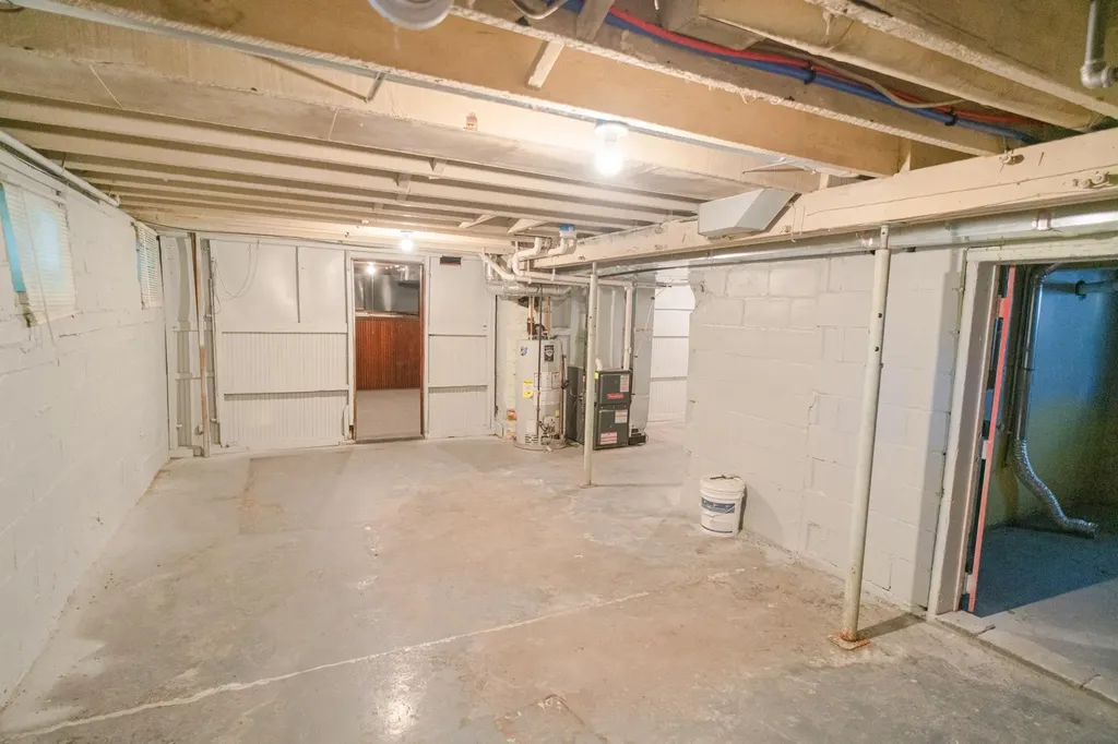 66 E Isabella Avenue Muskegon City MI 49442