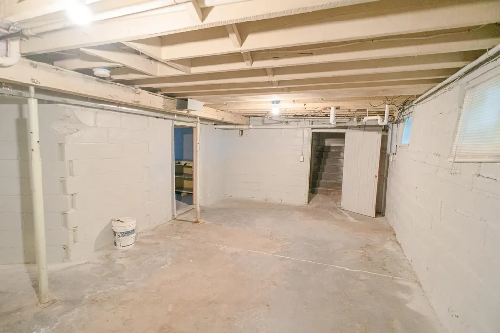 66 E Isabella Avenue Muskegon City MI 49442