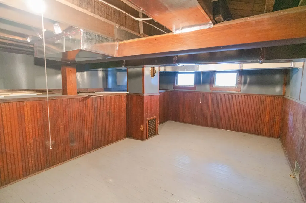 66 E Isabella Avenue Muskegon City MI 49442
