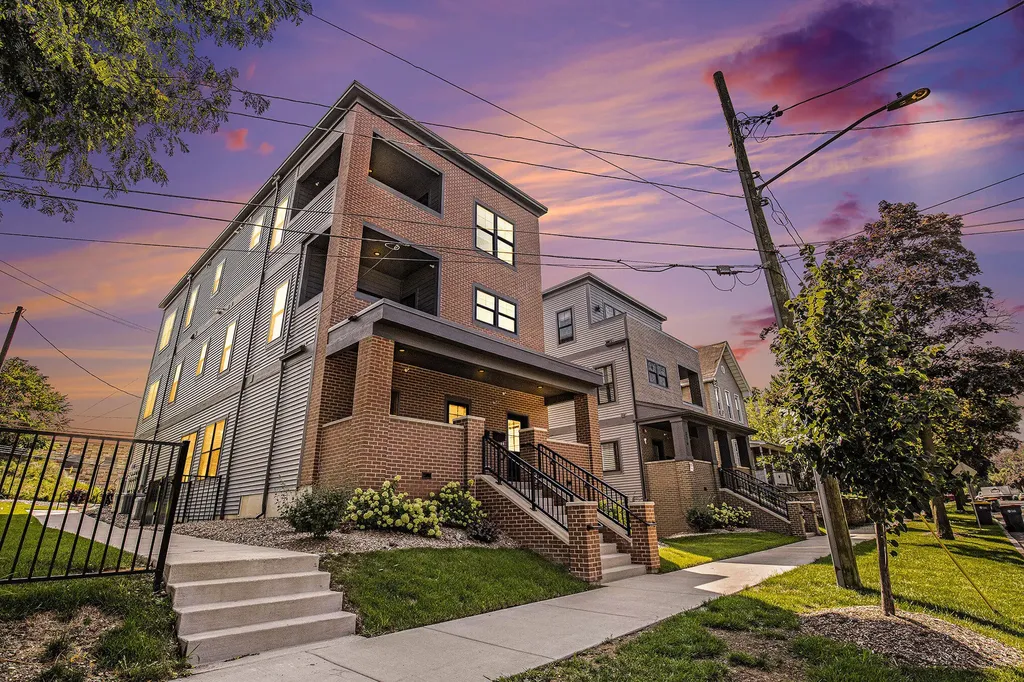 826 Fairview Avenue NE Grand Rapids City MI 49503