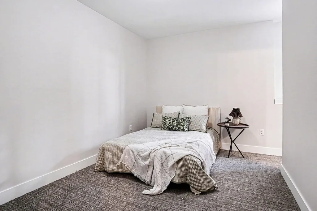 826 Fairview Avenue NE Grand Rapids City MI 49503
