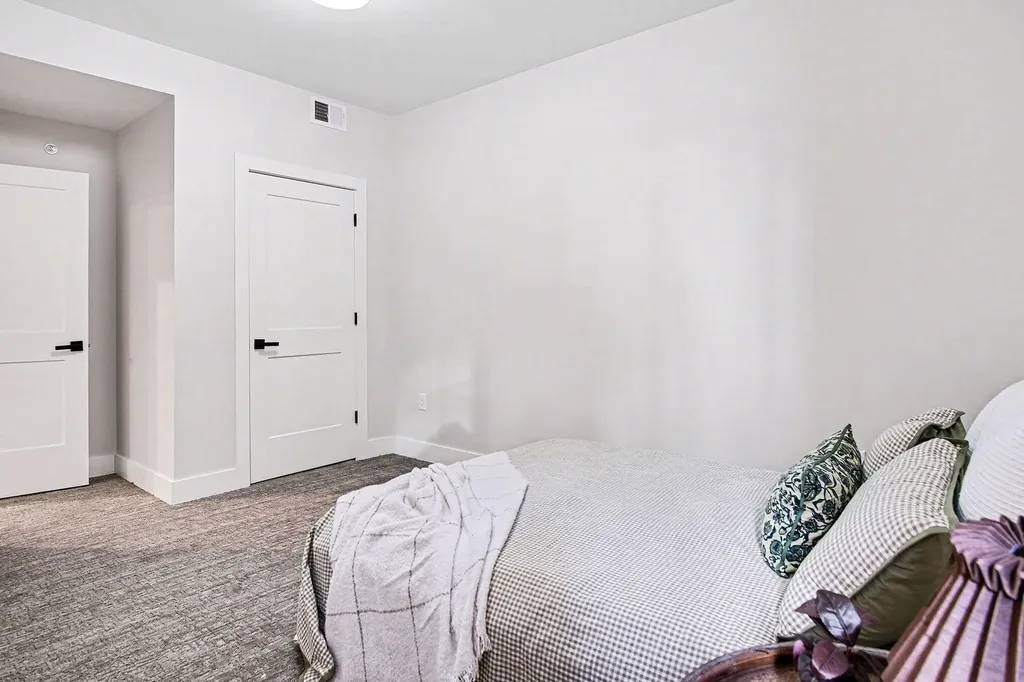 826 Fairview Avenue NE Grand Rapids City MI 49503