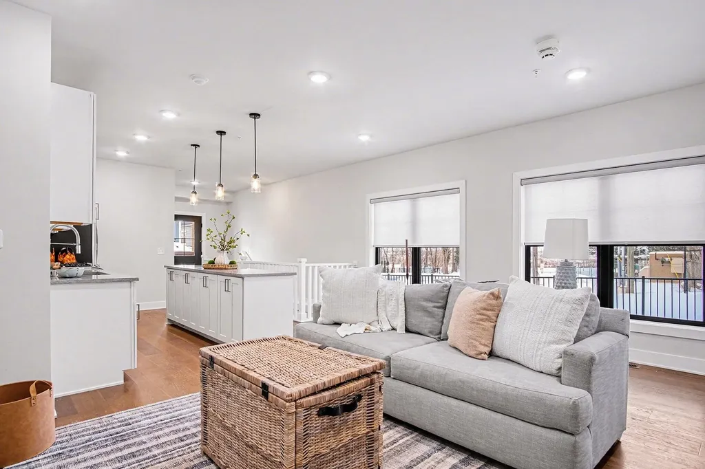 826 Fairview Avenue NE Grand Rapids City MI 49503