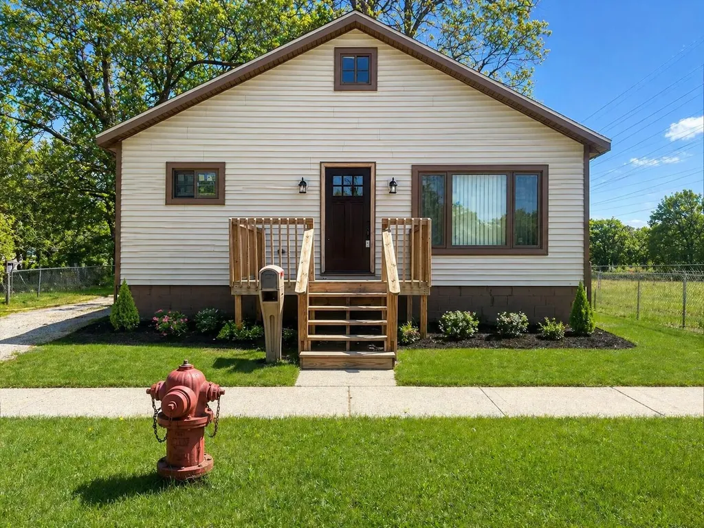 1980 Dyson Street Muskegon City MI 49442