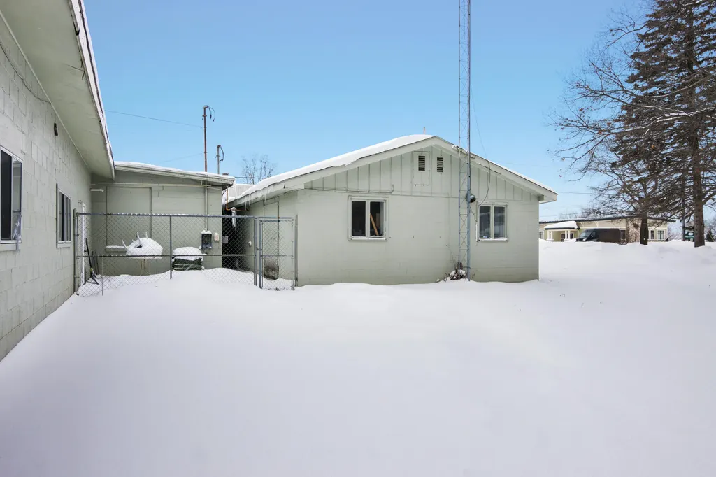 316 W Parkdale Avenue Manistee Township MI 49660