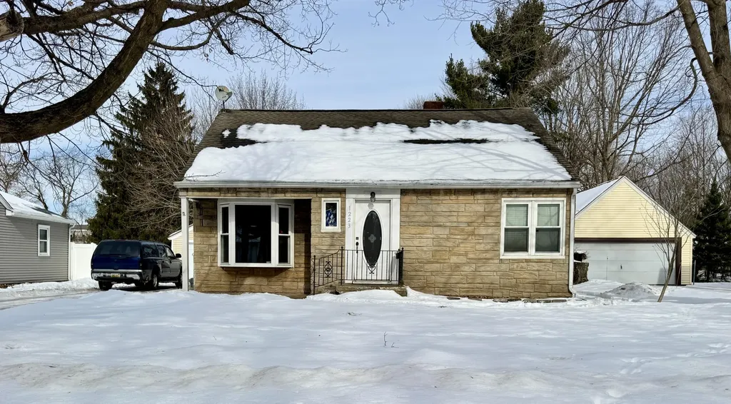 1223 Parchmount Avenue Parchment City MI 49004